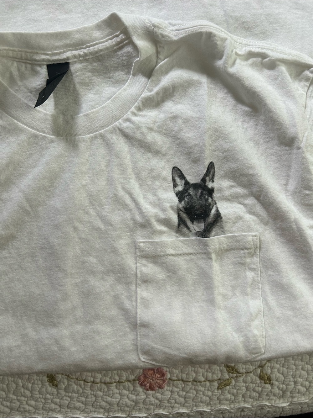 T shirt with dog accent